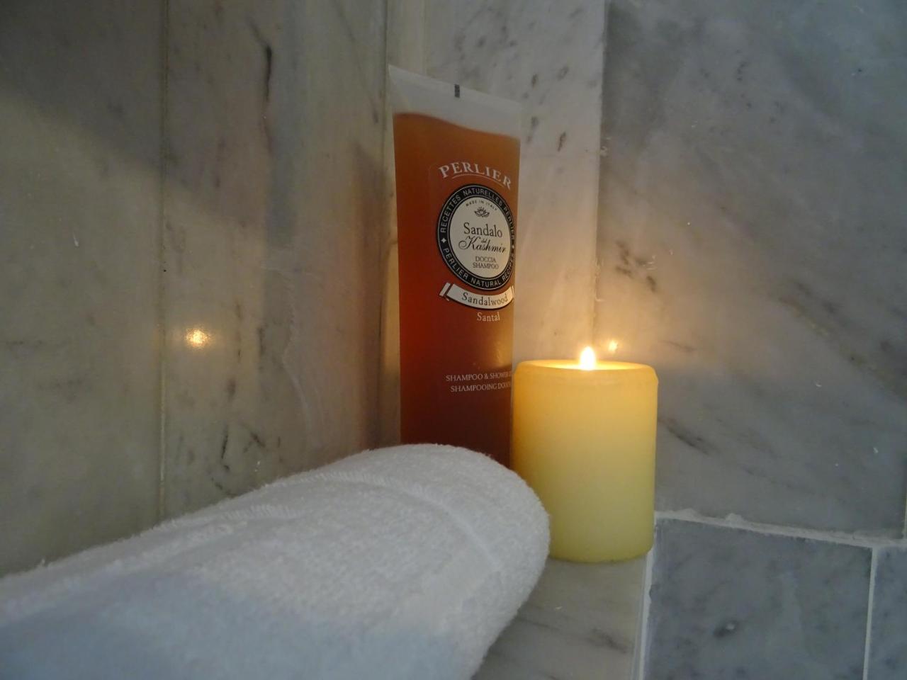 Charmerooms Moroni Couette-café 3*